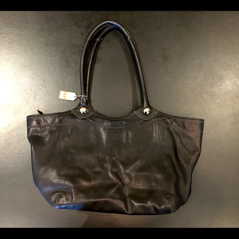 Coach Leather Tote bag/ Great Condition 8/10